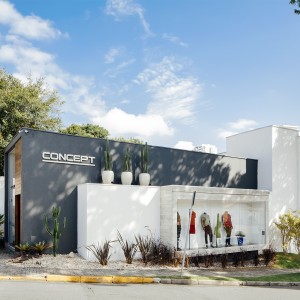 Fachada vista da Rua Agostinho Caporali. (Ar:Co – Arquitetura Cooperativa).