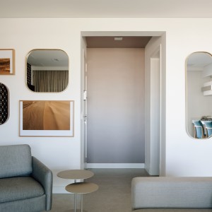 Vista do Hall de Acesso ao apartamento. (Ar:Co – Arquitetura Cooperativa).