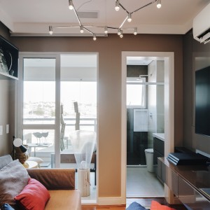 Vista da sala de jogos / tv. (Ar:Co – Arquitetura Cooperativa).