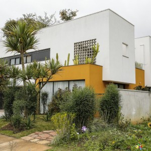 Fachada Lateral Esquerda. (Ar:Co – Arquitetura Cooperativa).