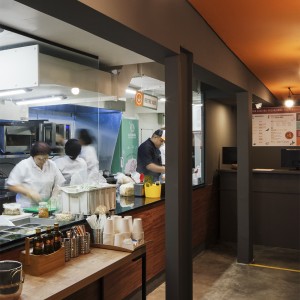 Vista da cozinha. (Ar:Co – Arquitetura Cooperativa).