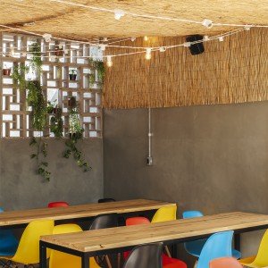 Vista do salão avarandado. (Ar:Co – Arquitetura Cooperativa).