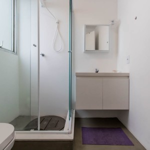 Banheiro 1. (Ar:Co- Arquitetura Cooperativa).