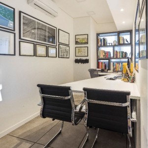 Vista da Sala de Diretoria 2. (Ar:Co – Arquitetura Cooperativa).