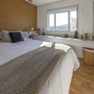 Suíte Principal. (Ar:Co – Arquitetura Cooperativa).