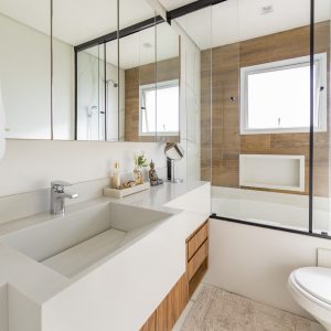 Banheiro Suíte Principal. (Ar:Co – Arquitetura Cooperativa).